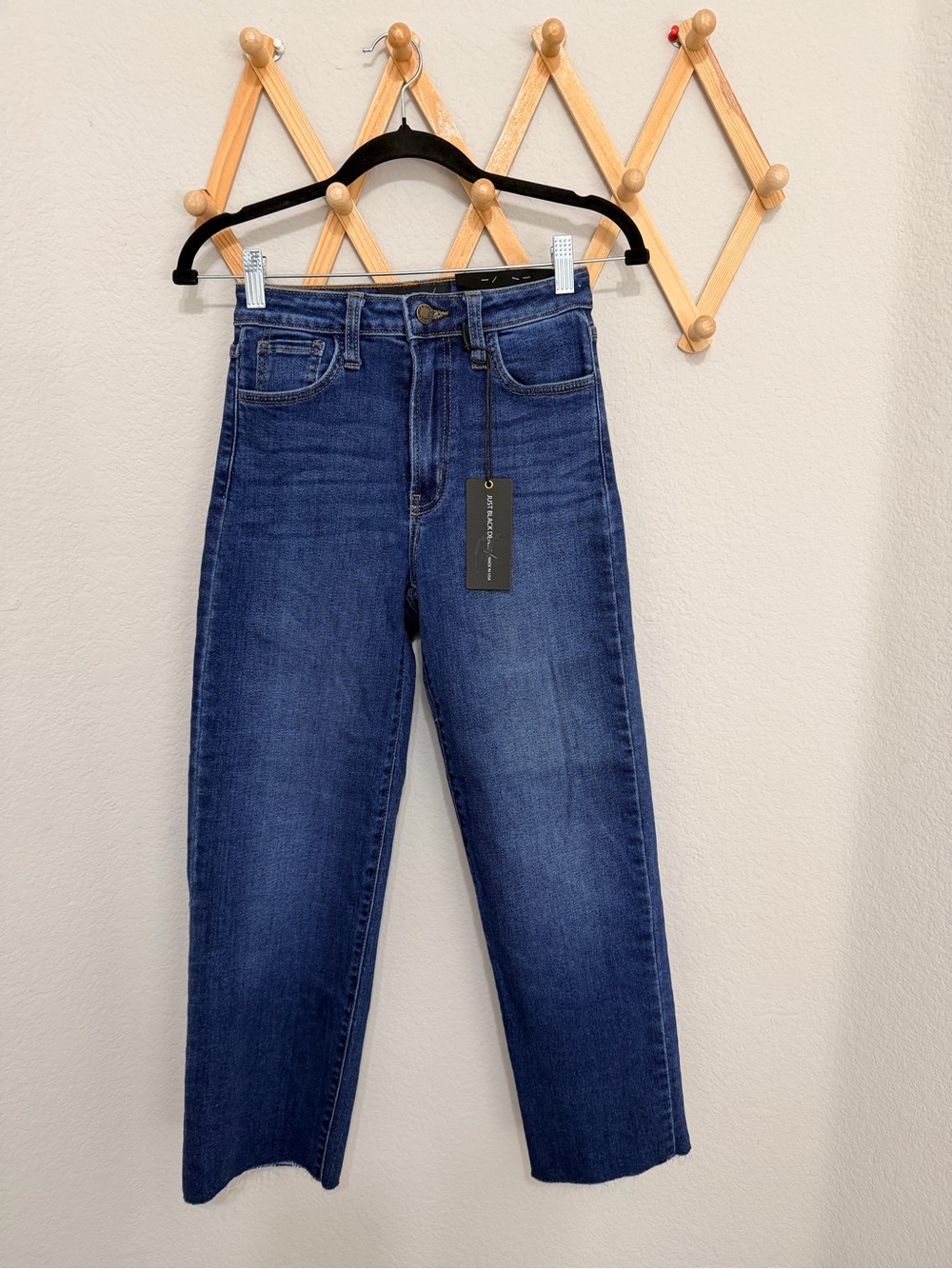 NWT! Just Black Denim Classic Straight Frayed Hem Jeans Size 24